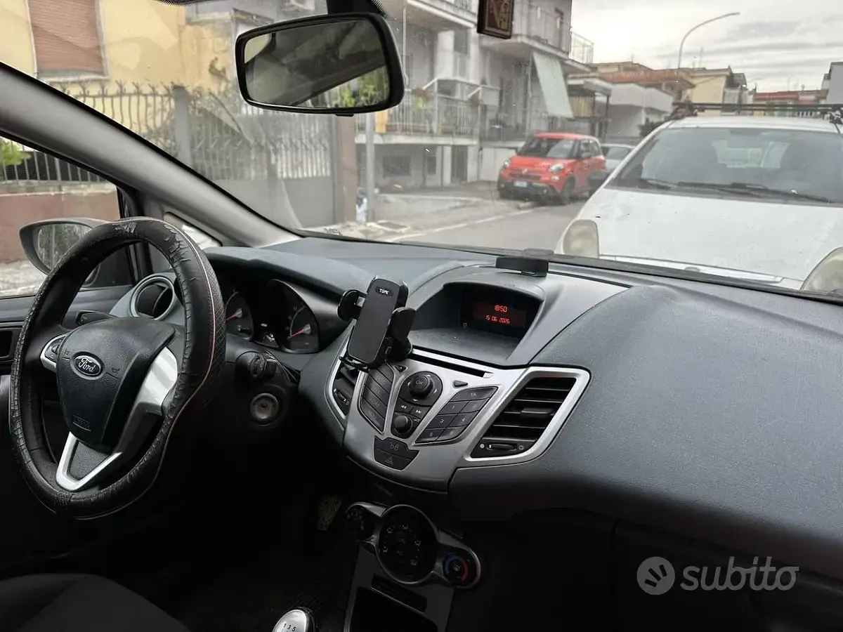 Usata Ford Fiesta 68 CV (50 kW) 2010 Nero Berlina
