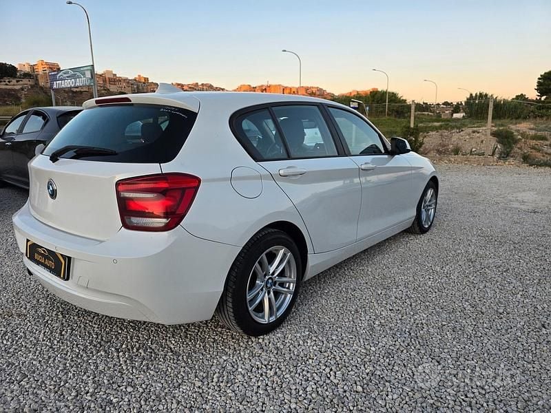 Usata BMW 118 143 CV (105 kW) 2011 Bianco Utilitaria