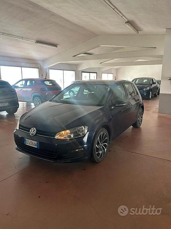 Usata VW Golf VII Highline 110 CV (80 kW) 2015 Blu Berlina