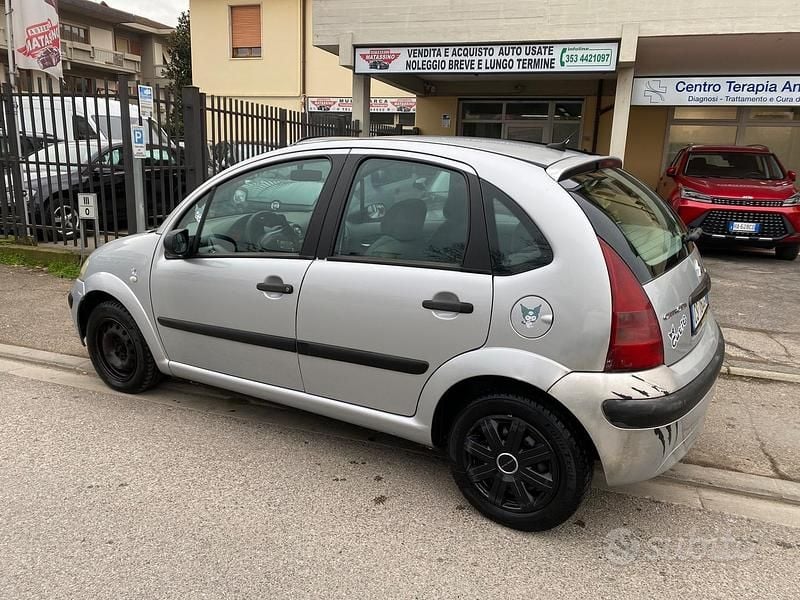 Grigio Usata 2004 Citroën C3 Elegance Berlina | 1500 € (Buon prezzo) - Immagine 1/4