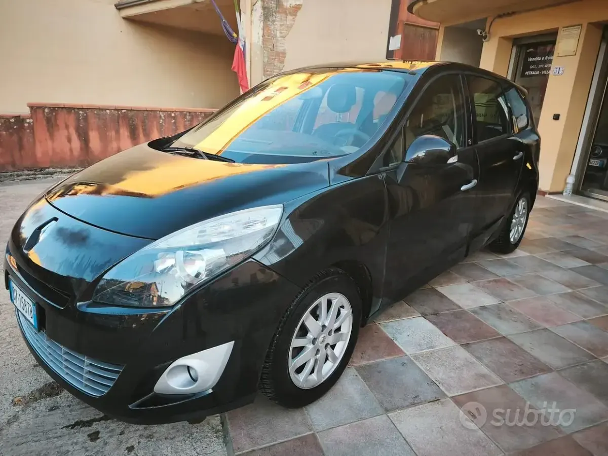 Usata Renault Grand Scénic III 130 CV (95 kW) 2009 Nero Monovolume