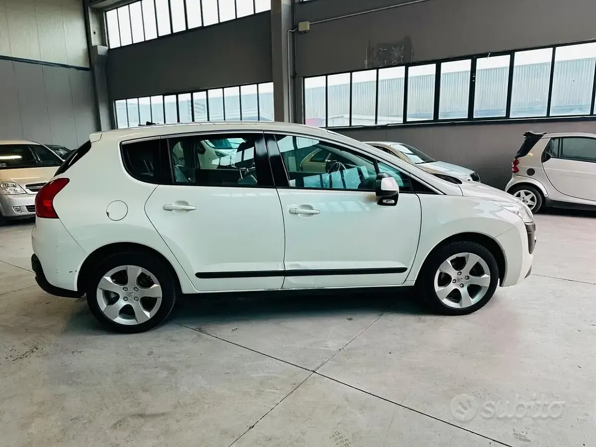 Usata Peugeot 3008 Business-Line 109 CV (80 kW) 2010 Grigio Station wagon