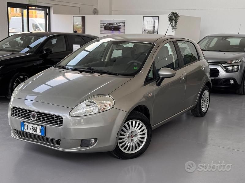 Usata Fiat Grande Punto Dynamic 77 CV (56 kW) 2008 Grigio Utilitaria