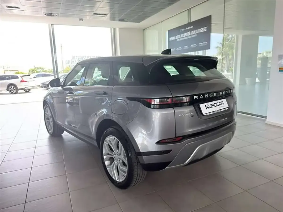 Usata Land Rover Range Rover evoque S 200 CV (147 kW) 2022 Grigio / gray SUV