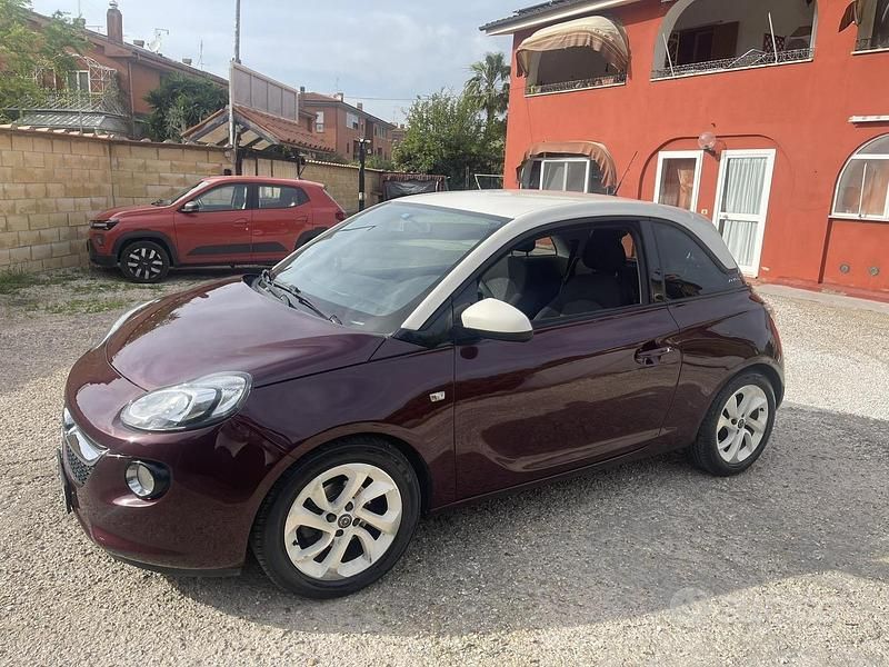 Usata Opel Adam 70 CV (51 kW) 2015 Utilitaria