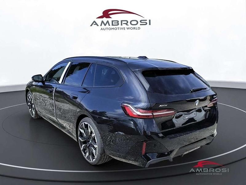 Nuova BMW 520 M Sport 197 CV (144 kW) 2025 Carbon black metallizzato Station wagon