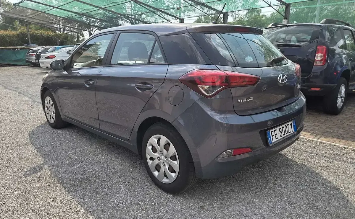 Usata Hyundai i20 Comfort 75 CV (55 kW) 2016 Utilitaria