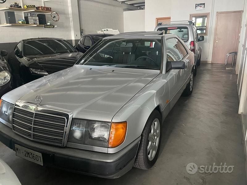 Usata Mercedes E300 187 CV (137 kW) 1989 Grigio Berlina
