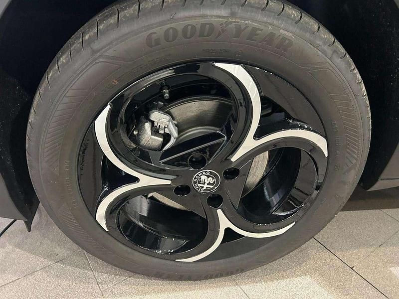 Nuova Alfa Romeo Junior Edizione Speciale 136 CV (100 kW) 2026 Grigio arese SUV