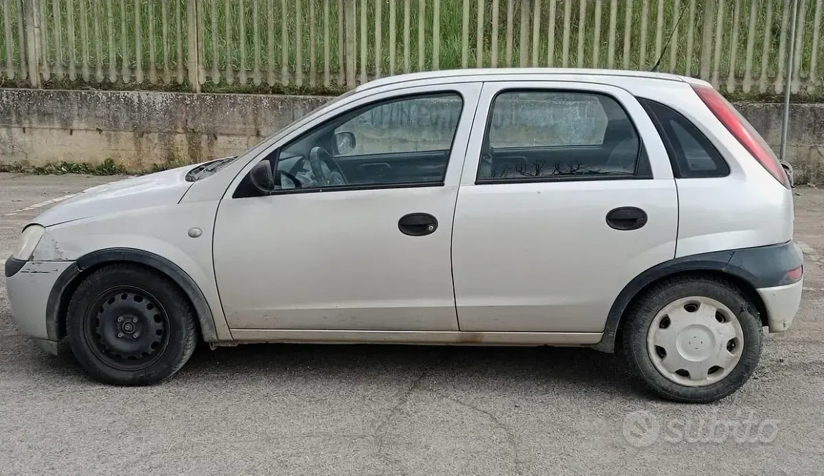 Usata Opel Corsa 80 CV (58 kW) 2003 Utilitaria