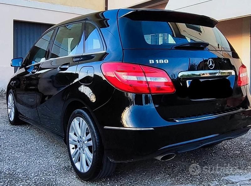 Usata Mercedes B180 Executive 122 CV (89 kW) 2012 Nero Monovolume