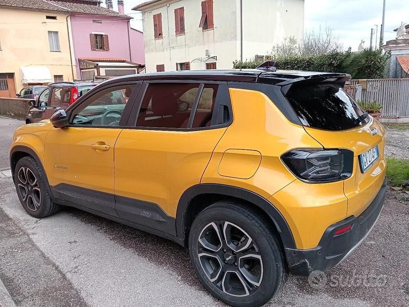 Usata Jeep Avenger Summit 101 CV (74 kW) 2024 Giallo SUV