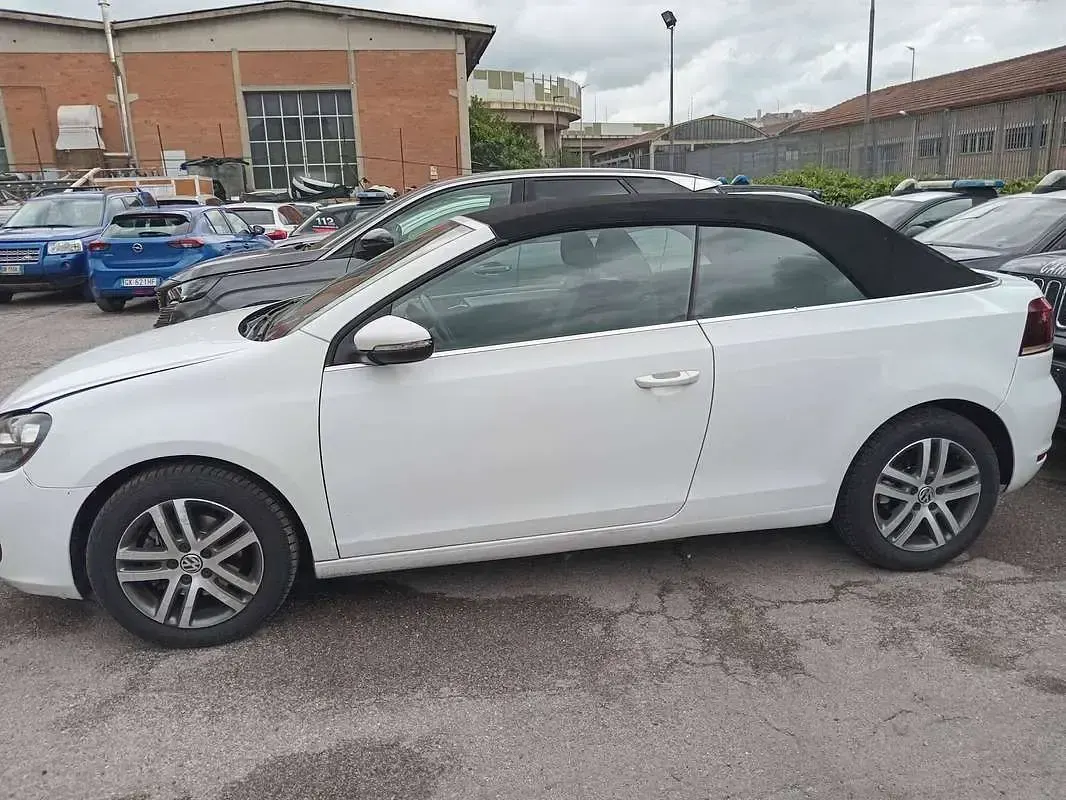 Usata VW Golf 105 CV (77 kW) 2011 Bianco Cabrio