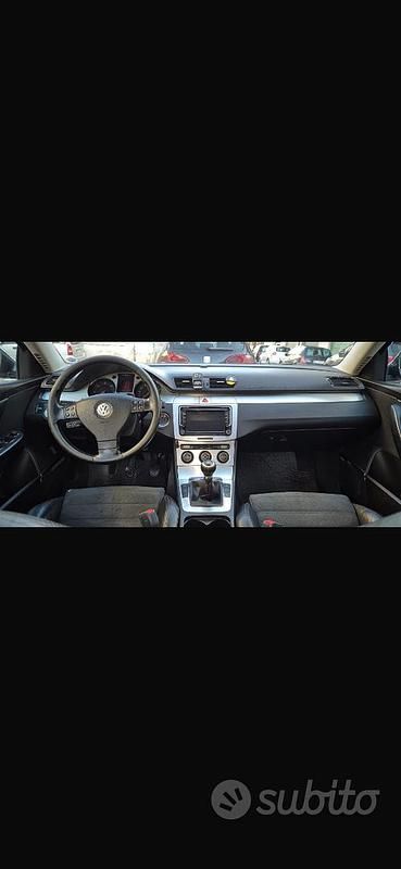 Usata VW Passat 170 CV (125 kW) 2006 Marrone Berlina