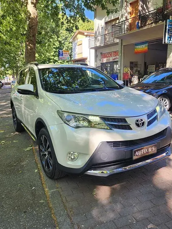 Usata Toyota RAV4 Edition 124 CV (91 kW) 2015 SUV