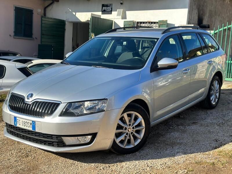 Grigio Usata 2016 Skoda Octavia Style Station wagon | 6990 € (Buon prezzo) - Immagine 1/4