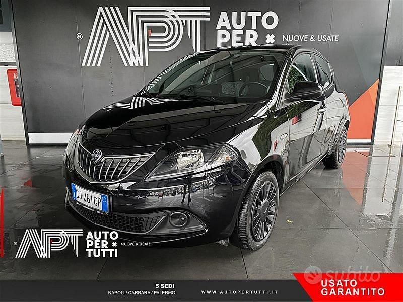 Nero Usata 2022 Lancia Ypsilon Silver Due volumi | 10.500 € (Buon prezzo) - Immagine 1/4
