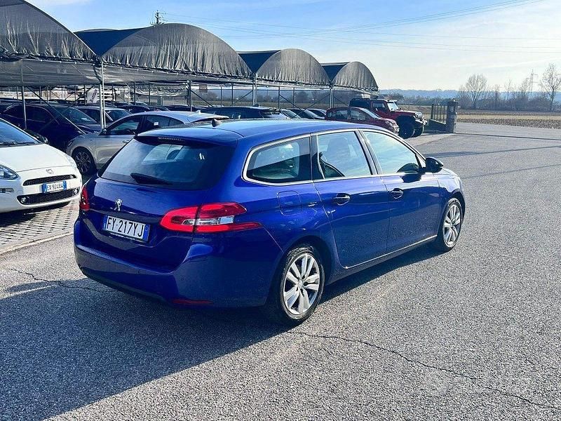 Usata Peugeot 308 Business-Line 131 CV (96 kW) 2019 Blu Station wagon