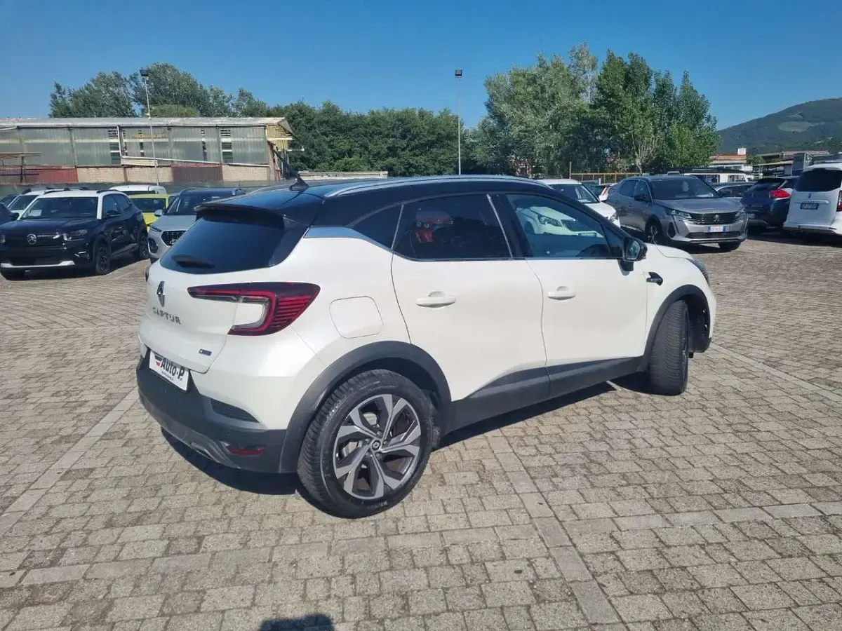 Usata Renault Captur RS Line 101 CV (74 kW) 2022 Bianco SUV