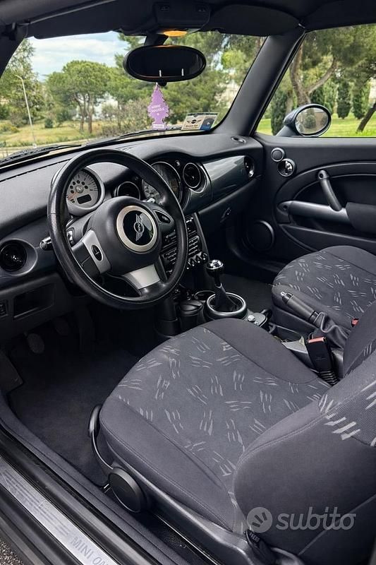Usata Mini One Cabriolet 90 CV (66 kW) 2004 Blu Cabrio
