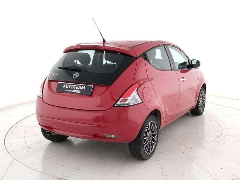 Usata Lancia Ypsilon Gold 95 CV (69 kW) 2016 Rosso met. Utilitaria
