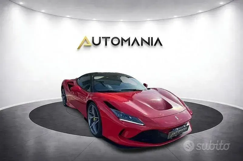 Usata Ferrari F8 721 CV (530 kW) 2022 Rosso Coupé
