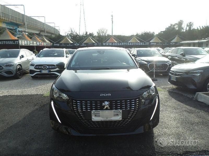 Usata Peugeot 208 Allure 100 CV (73 kW) 2022 Nero Utilitaria