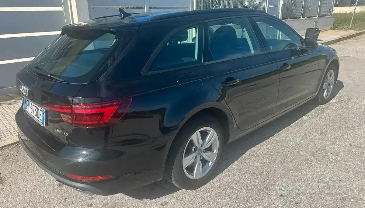 Usata Audi A4 140 CV (102 kW) 2019 Nero Station wagon