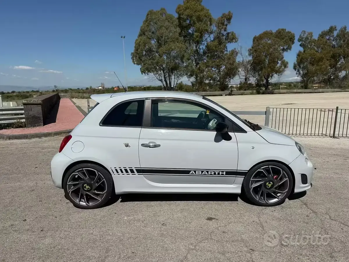 Usata Abarth 500 135 CV (99 kW) 2011 Grigio Berlina