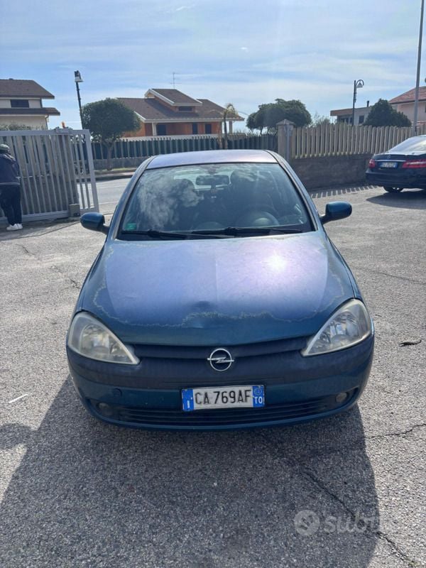 Usata Opel Corsa 65 CV (47 kW) 2002 Verde Utilitaria
