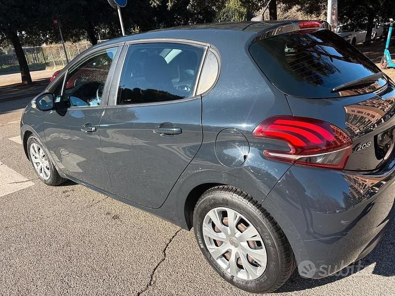 Usata Peugeot 208 Access 68 CV (50 kW) 2019 Blu/azzurro Utilitaria