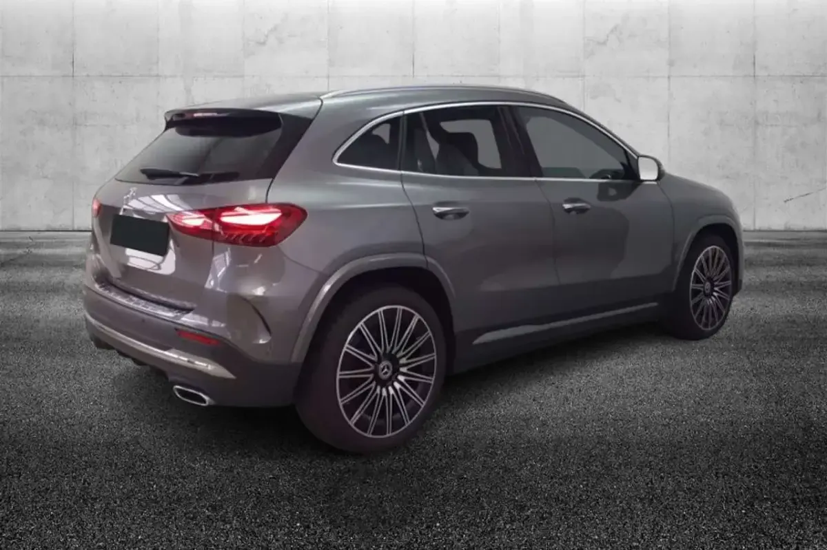 Usata Mercedes GLA220 AMG Line Premium 190 CV (139 kW) 2025 Grigio SUV