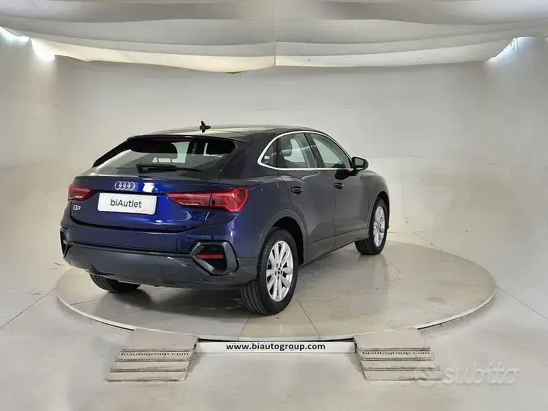 Usata Audi Q3 Sportback Business Plus 150 CV (110 kW) 2023 Blu SUV