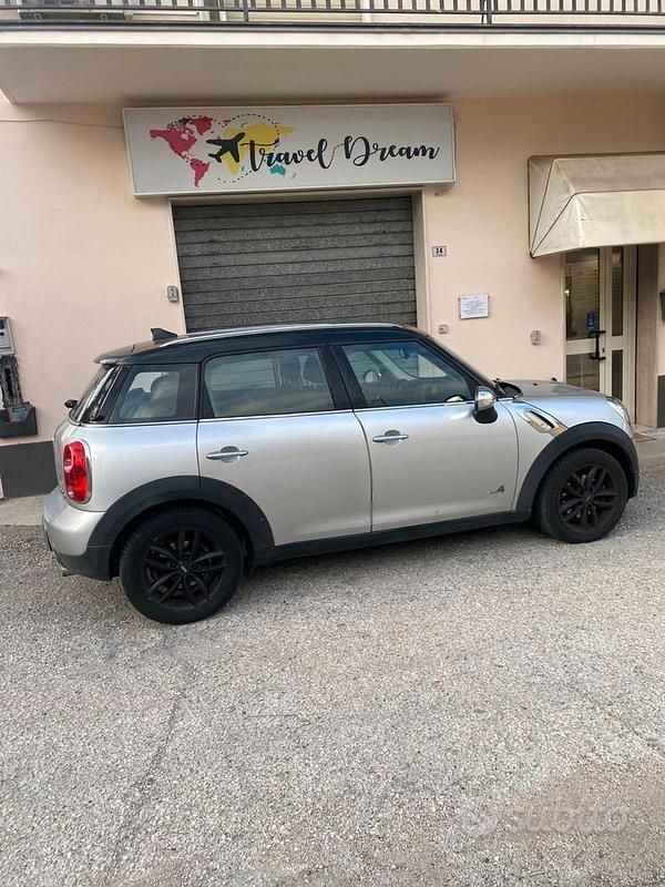 Usata Mini Countryman 111 CV (81 kW) 2012 Grigio SUV