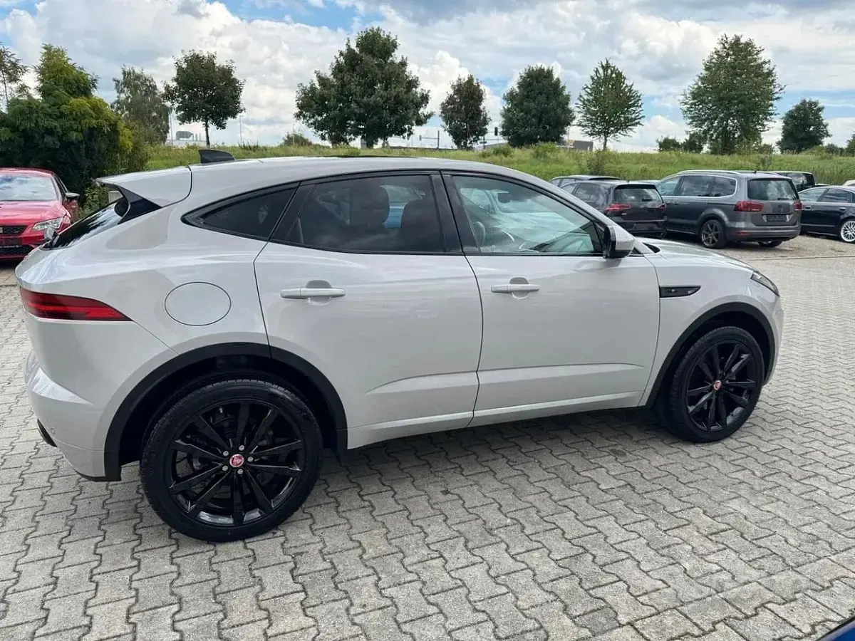 Occasion Jaguar E-Pace R-Dynamic 163 ch (119 kW) 2021 Gris SUV