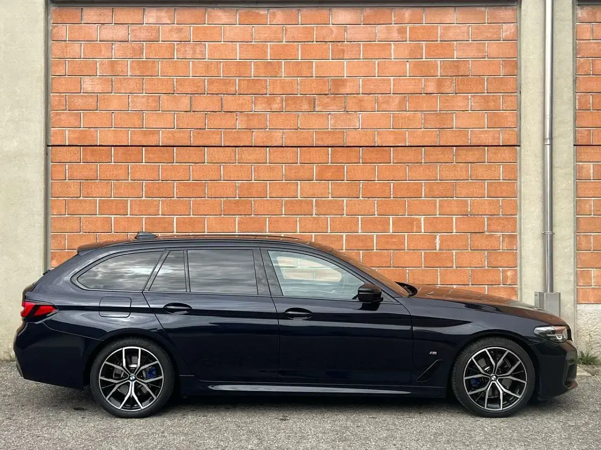 Usata BMW 520 M Sport 184 CV (135 kW) 2022 Carbon black metallizzato Station wagon