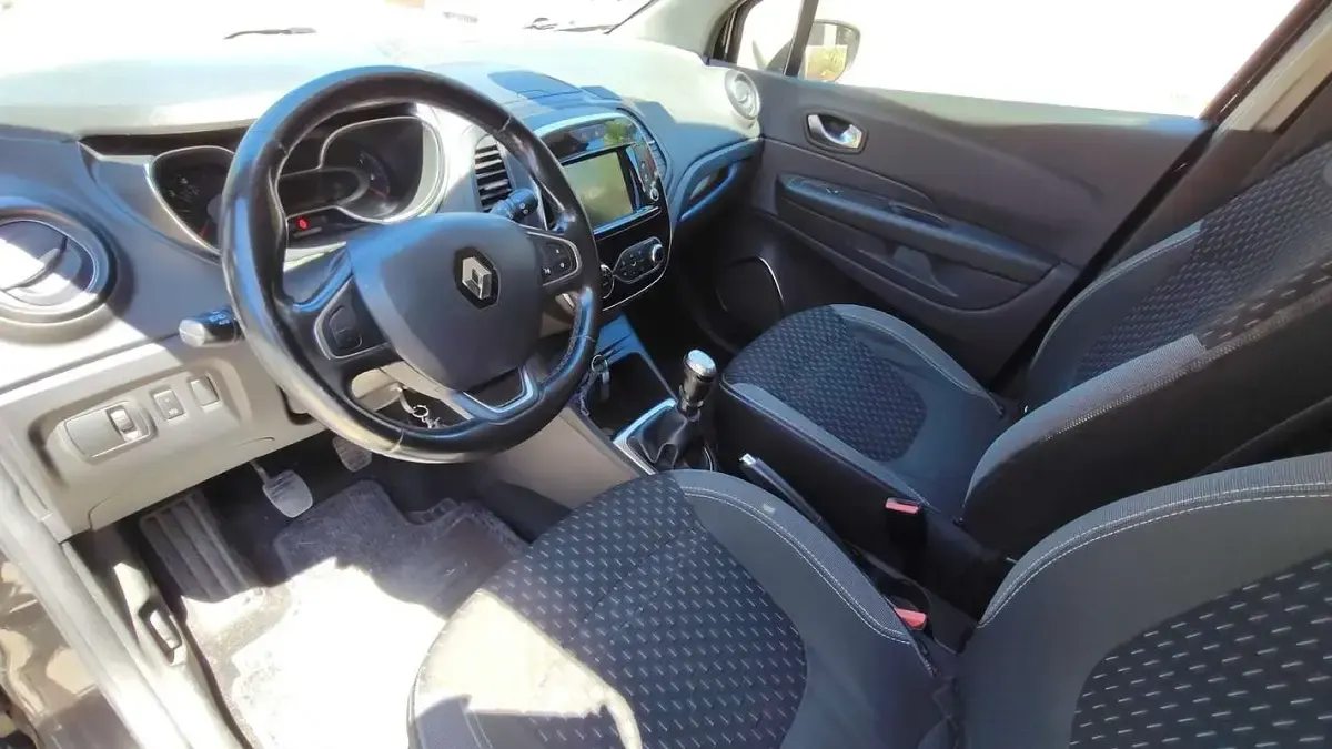 Usata Renault Captur Initiale Paris 110 CV (80 kW) 2017 SUV