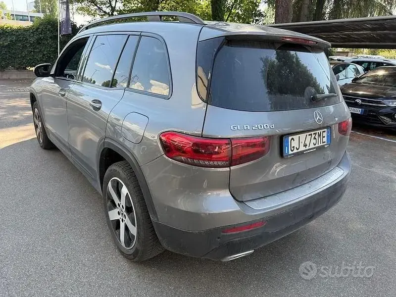 Usata Mercedes GLB200 Premium 150 CV (110 kW) 2022 Grigio scuro SUV