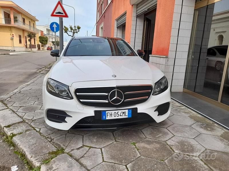 Usata Mercedes E220 AMG line 194 CV (142 kW) 2017 Bianco Berlina