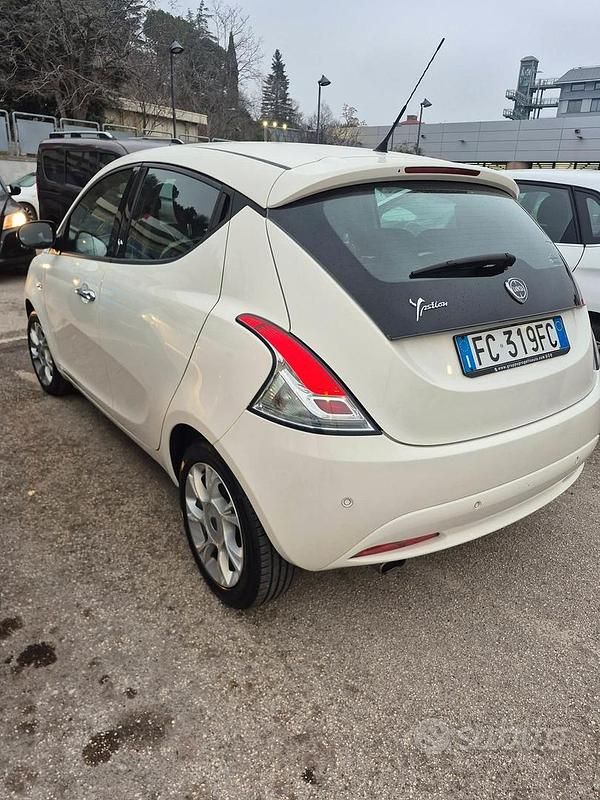 Usata Lancia Ypsilon 2016 Bianco Utilitaria