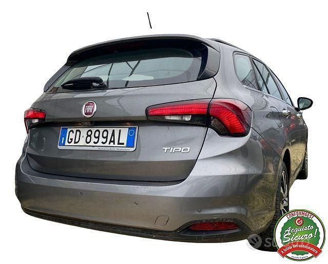Usata Fiat Tipo Lounge 120 CV (88 kW) 2020 Grigio scuro Station wagon