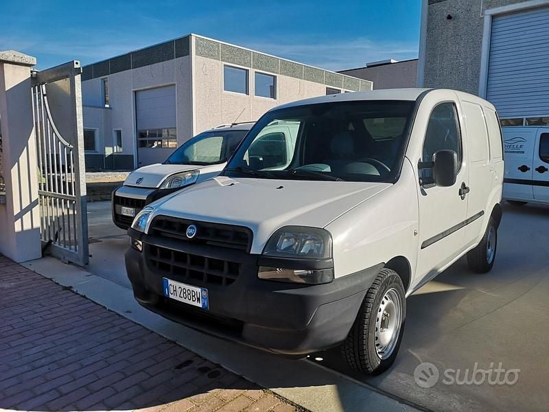 Usata Fiat Doblò 104 CV (76 kW) 2005 Bianco Monovolume