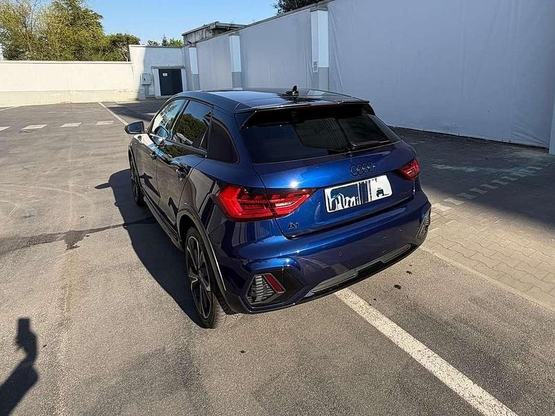 Usata Audi A1 Ambiente 110 CV (80 kW) 2023 Blu/azzurro SUV