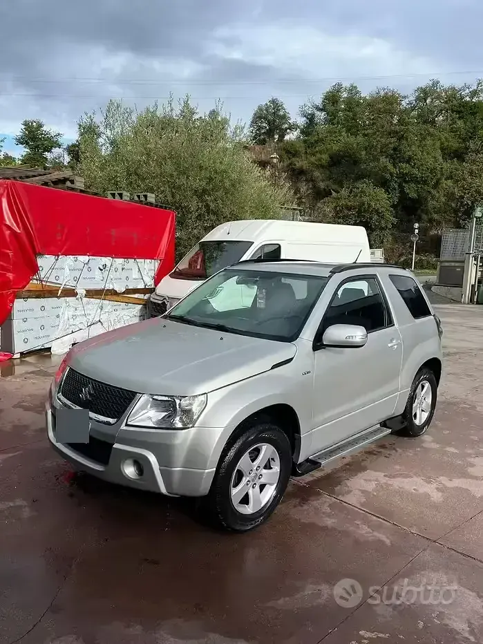 Usata Suzuki Grand Vitara 129 CV (94 kW) 2009 Grigio SUV