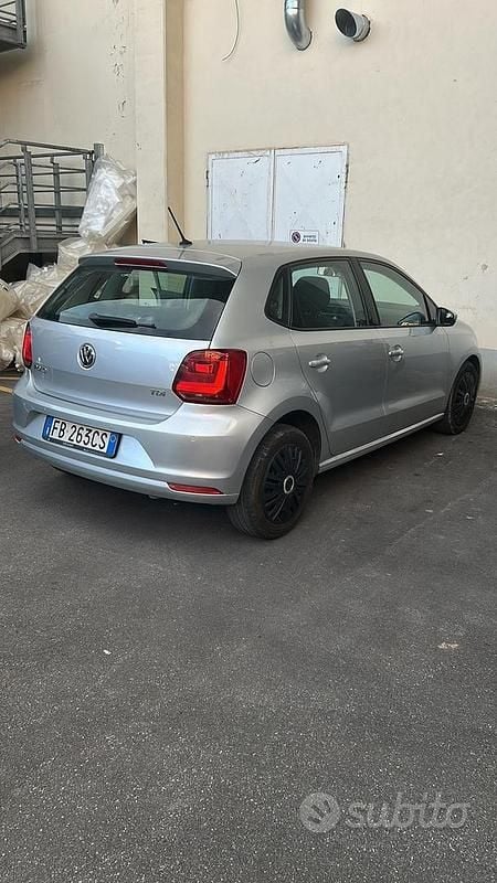 Grigio Usata 2015 VW Polo Tre volumi | 4500 € (Super prezzo) - Immagine 1/4