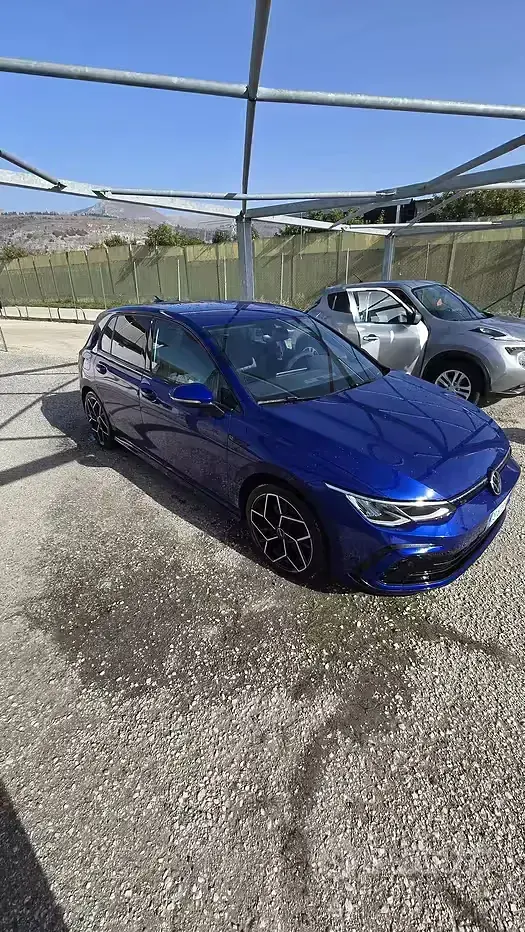 Usata VW Golf VIII R-line 150 CV (110 kW) 2022 Bluazzurro Berlina