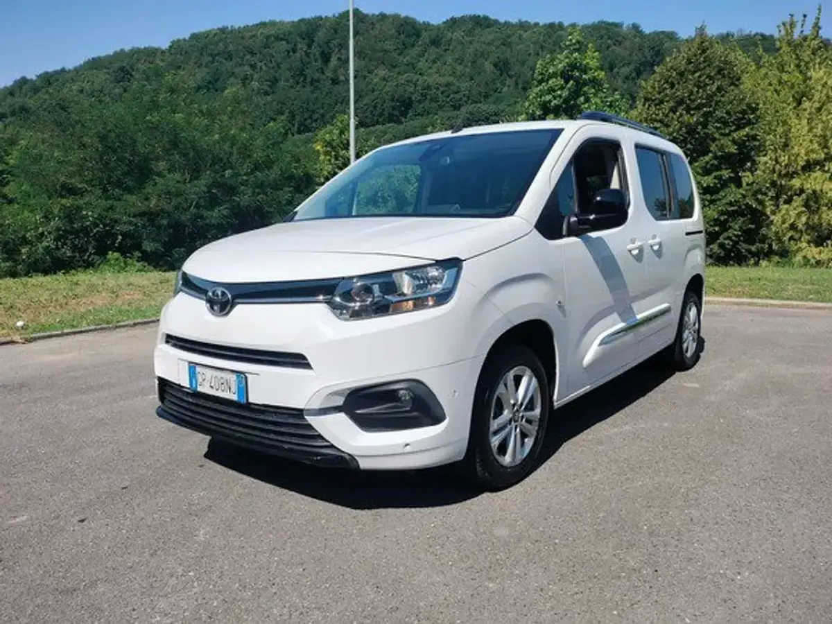 Usata Toyota Proace City City 102 CV (75 kW) 2023 Bianco Monovolume