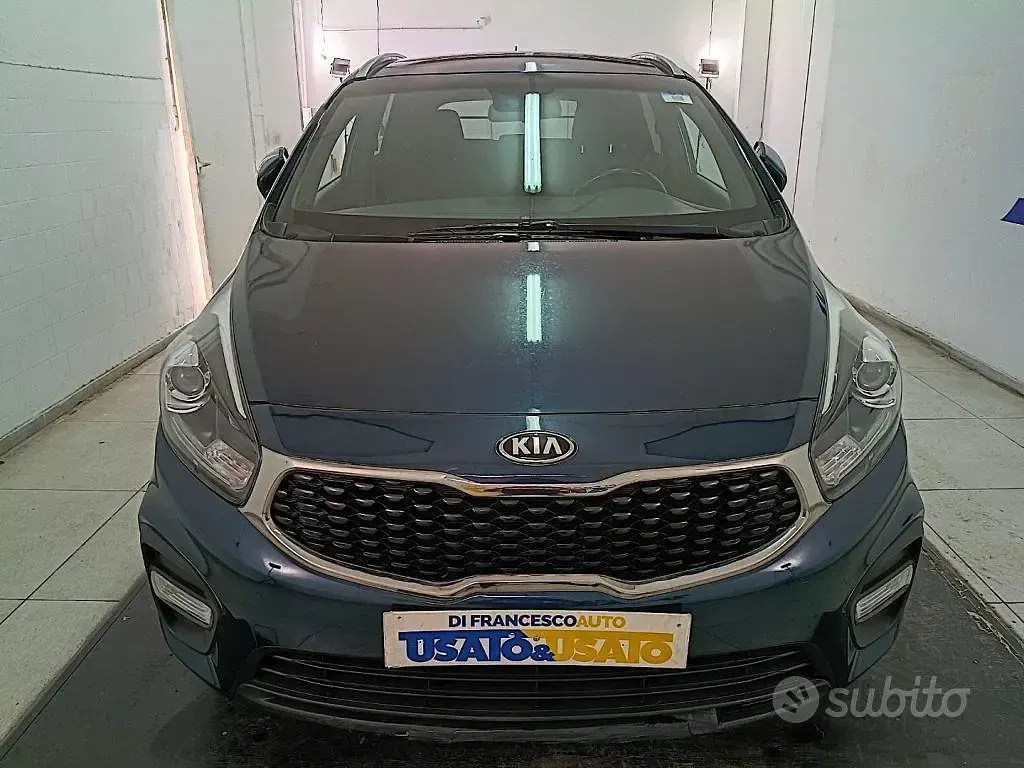 Usata Kia Carens 141 CV (103 kW) 2017 Nero metallizzato Monovolume