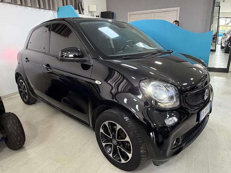 Usata Smart ForFour Passion 70 CV (51 kW) 2018 Nero Utilitaria