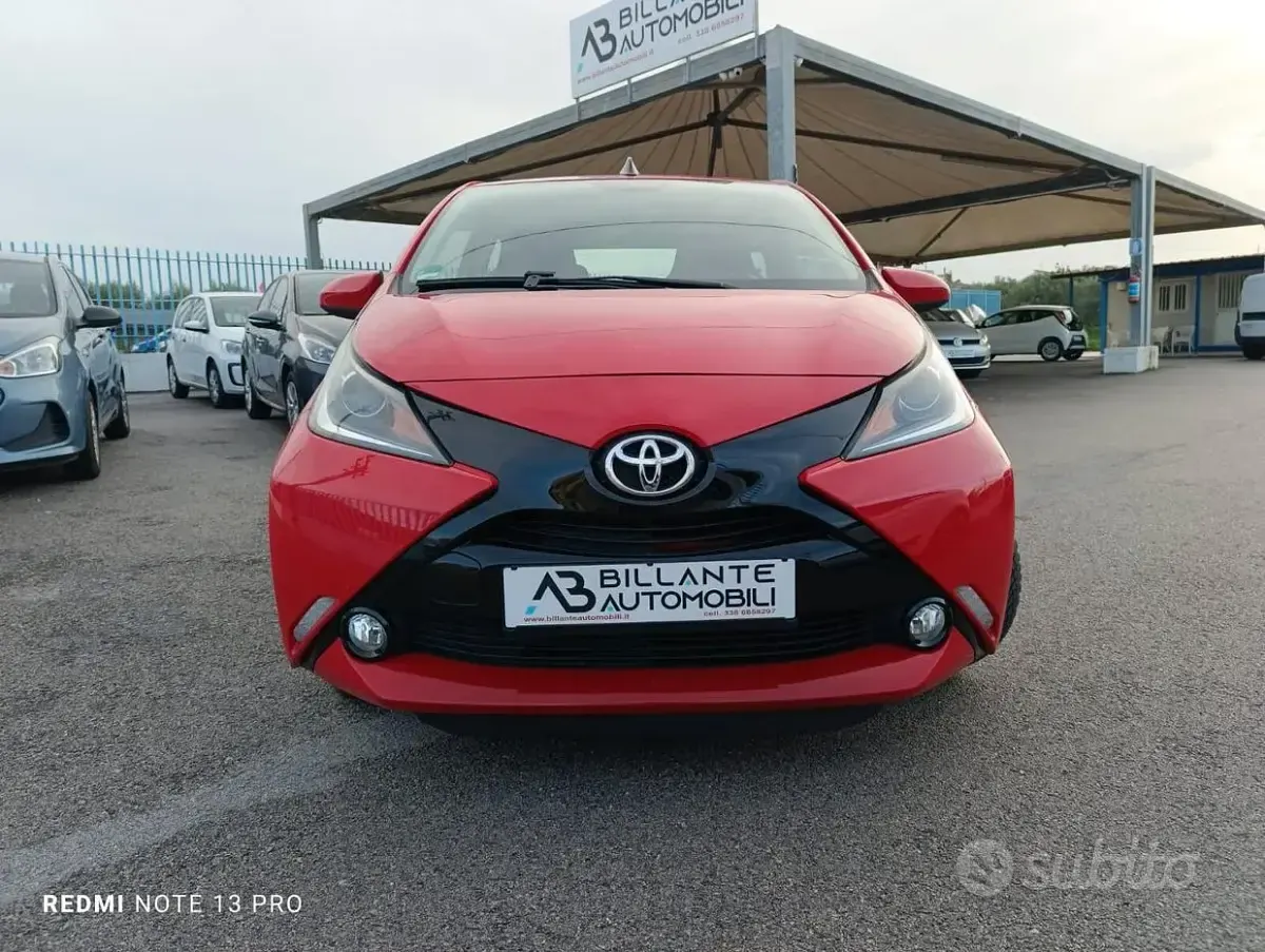 Usata Toyota Aygo Cool 69 CV (50 kW) 2015 Rosso Utilitaria